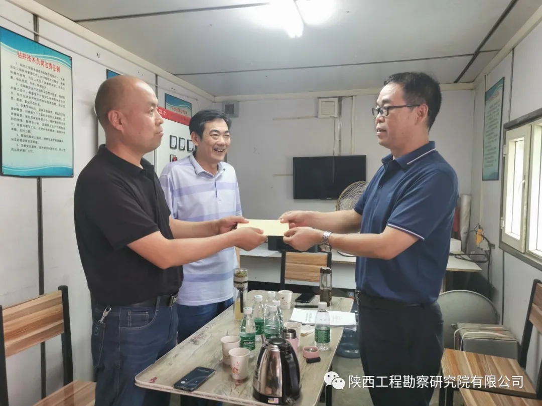 61971ddea365f.jpg 640.webp (3).jpg