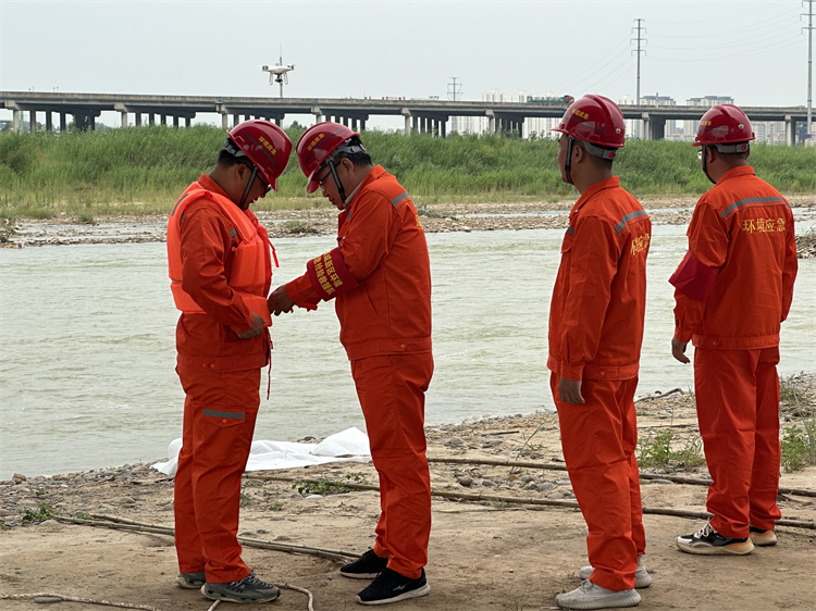 648faf23b4c24.jpg IMG_2078.jpg